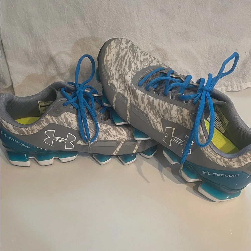 Under Armour Scorpio Men’s Gray and Blue Running Shoes - Picture 2 of 6